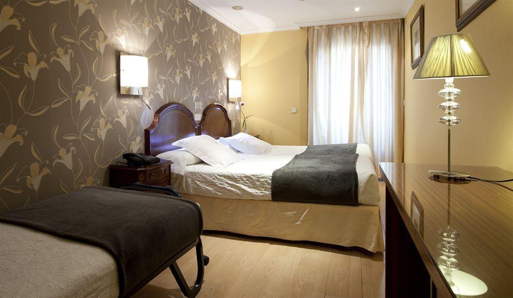 Hostal Astoria Мадрид Екстер'єр фото